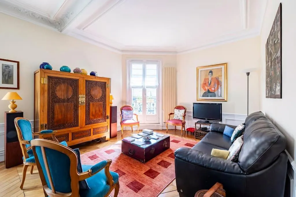 Your Home From Home Near Eiffel Tower-Invalides 巴黎