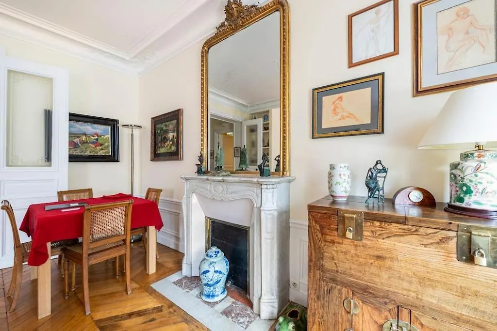 Your Home From Home Near Eiffel Tower-Invalides 파리 아파트
