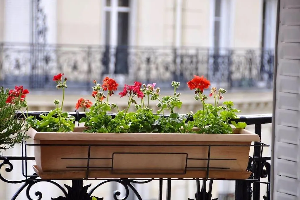 Your Home From Home Near Eiffel Tower-Invalides 파리 아파트